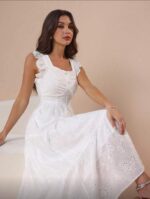 Lace dress - Image 3